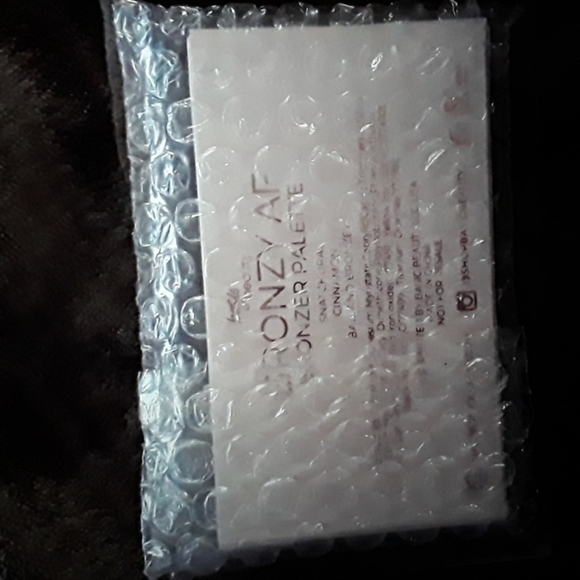 New Basic Beauty Bronzer Palette Bronzy AF - Picture 3 of 5